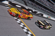 2007 NASCAR Nextel Cup Series Carset for the SNG Cup05 Mod