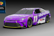 #11 - Denny Hamlin - Yahoo! - (Vegas 1)